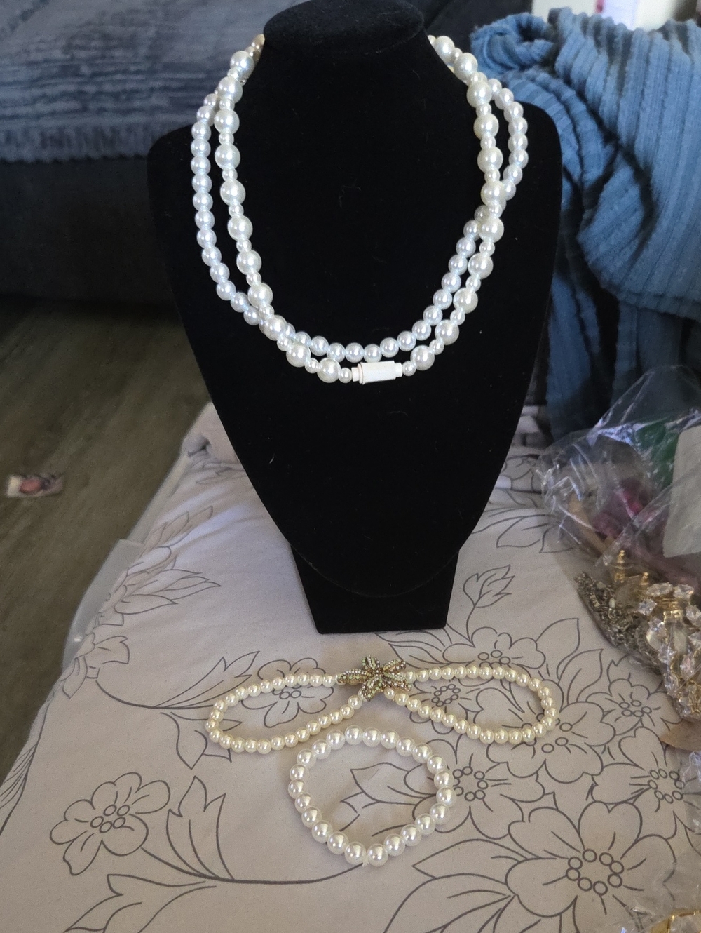 Classic White FauxPearl Necklace and Bracelet Set